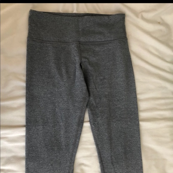 lululemon athletica Pants - Lululemon wunder under crop leggings - 6